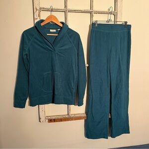 L.L. Bean Fleece Sleep pullover and fleece pants two piece pyjama set